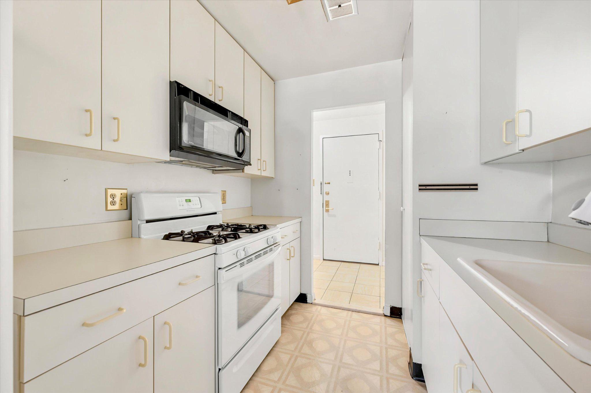 OAK HILL - Residential