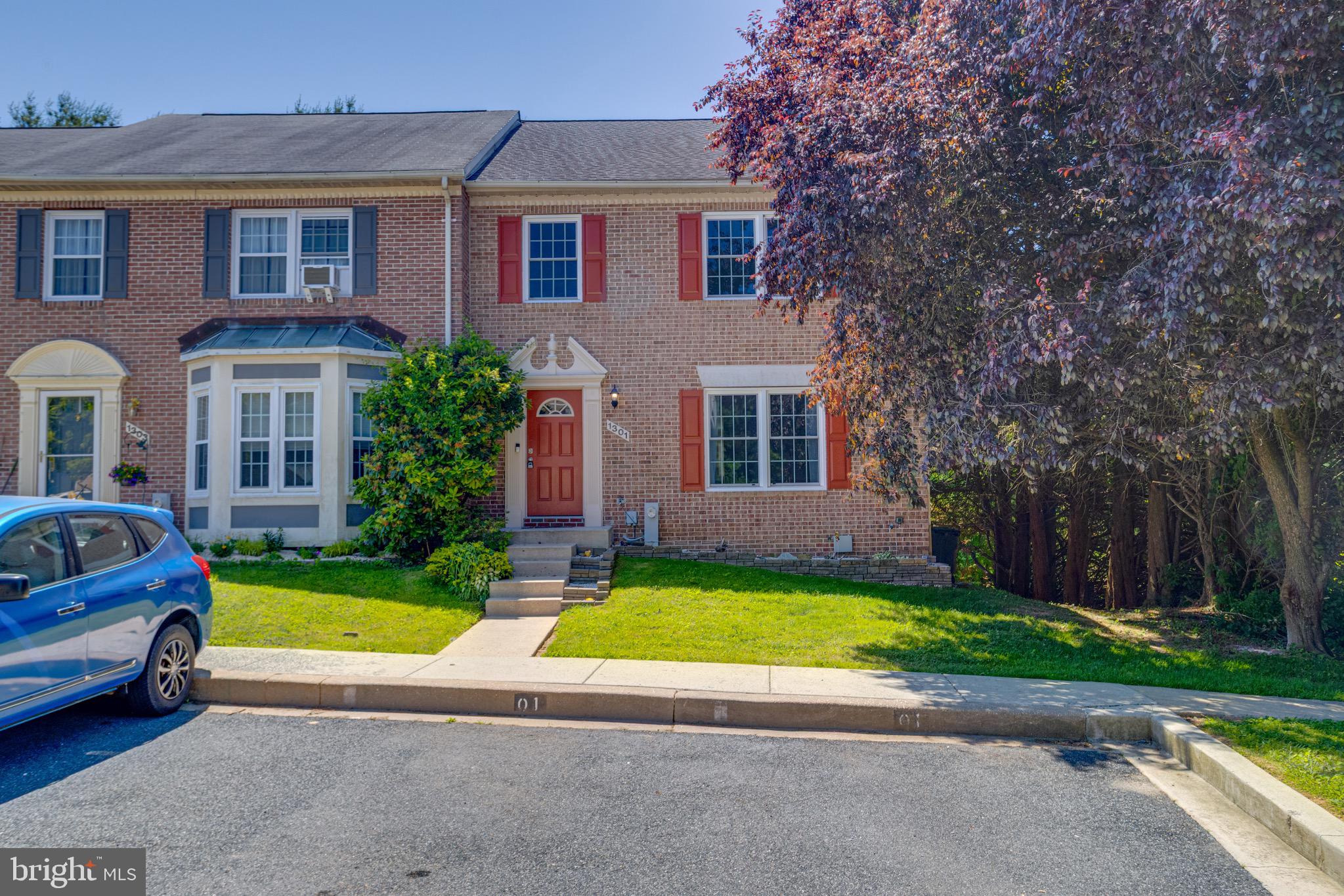 FOXBOROUGH FARMS - Residential