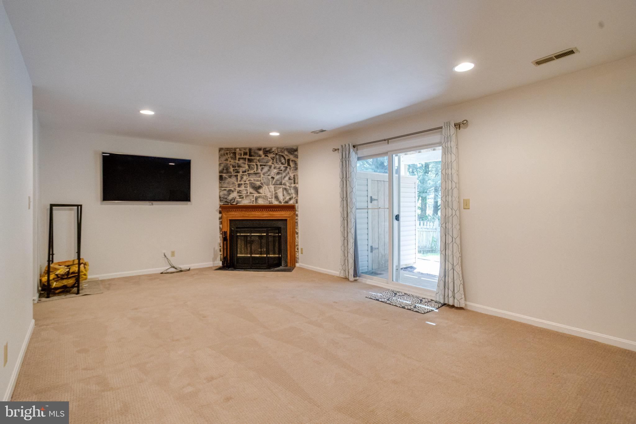 FOXBOROUGH FARMS - Residential