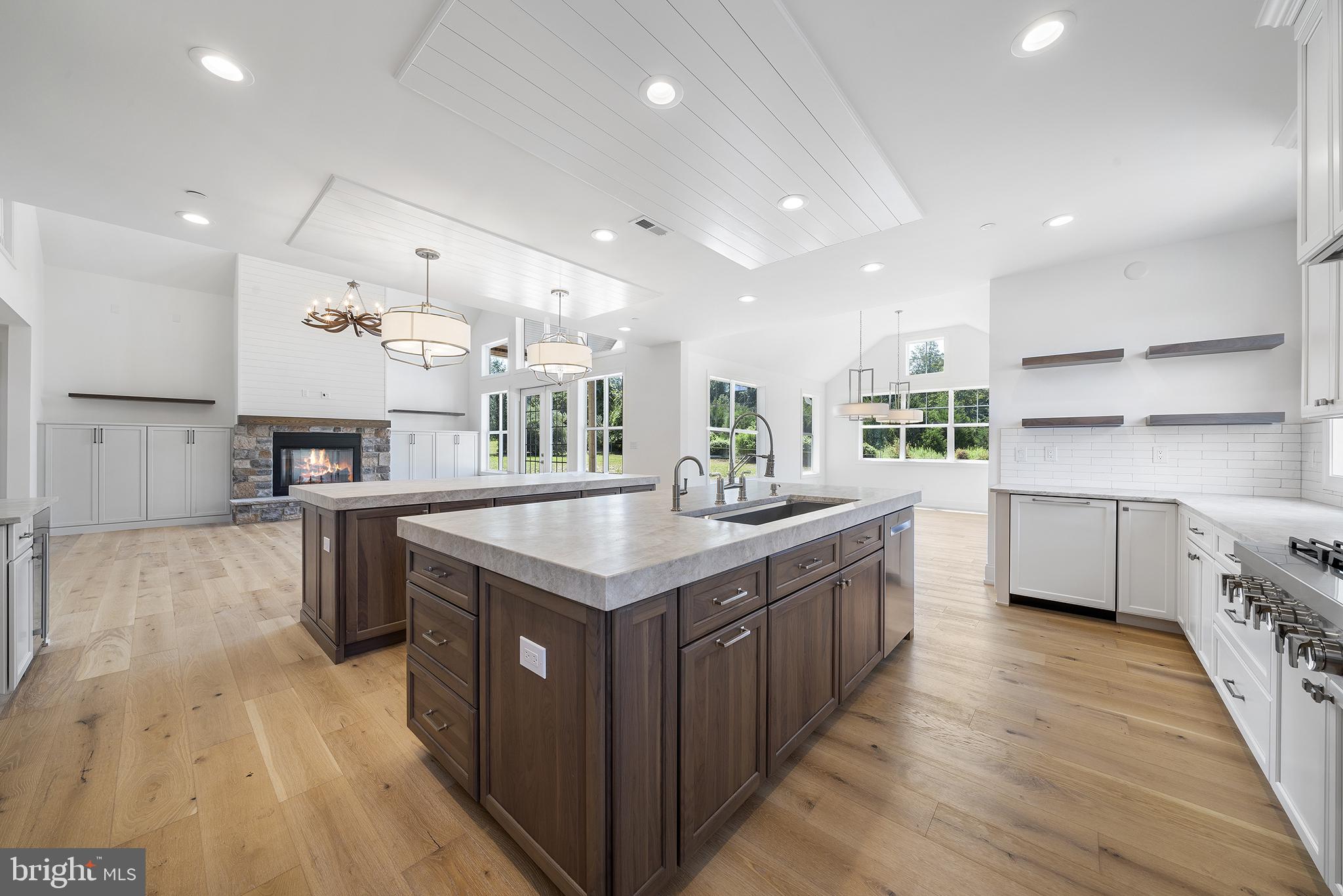 MEADOW CREEK - Residential