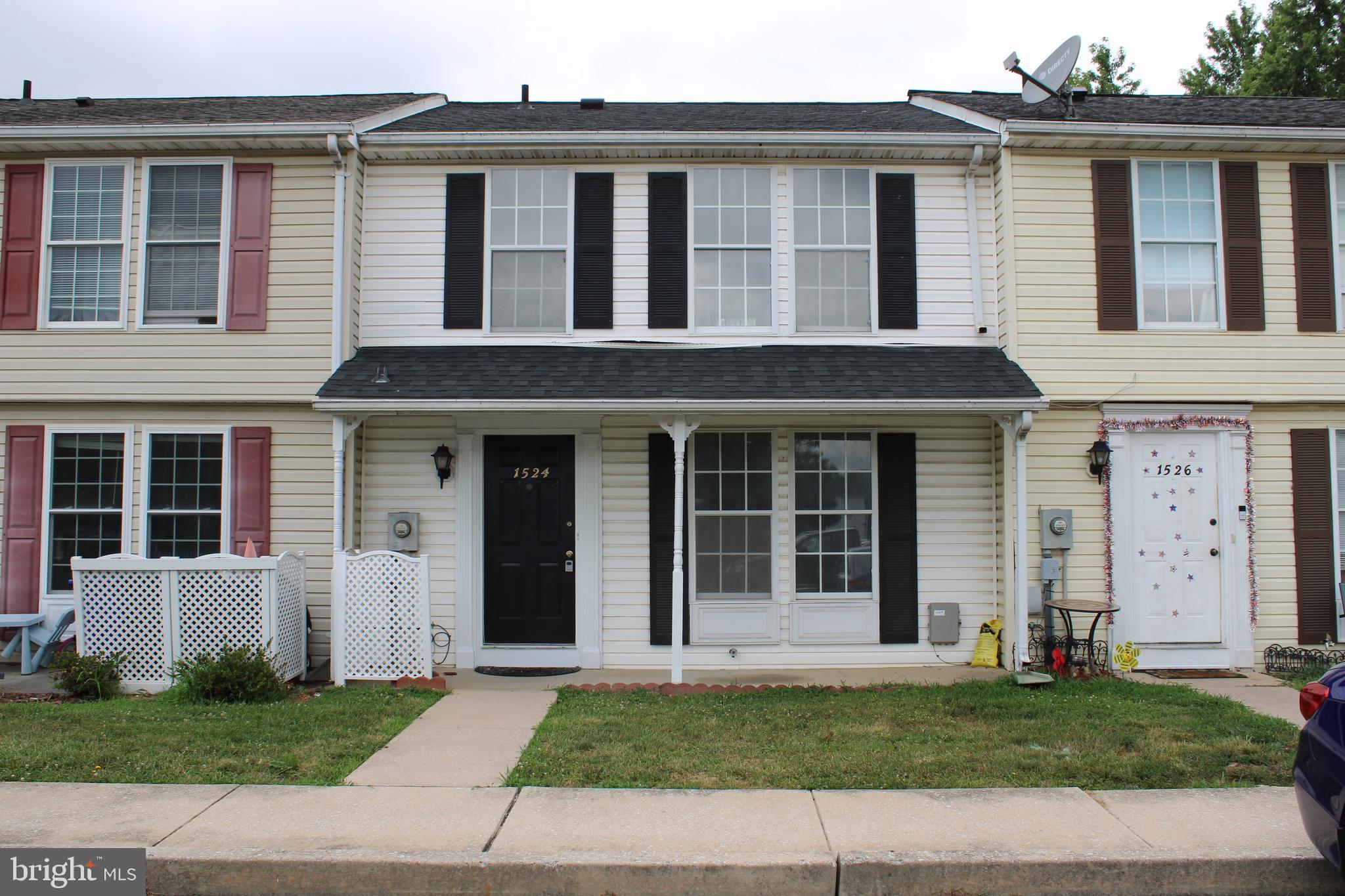 This 3 bedroom 1.5 Bathroom townhome has been freshly painted, has new floors throughout, new stainless steel appliances, a roof replaced just 7 years ago, and an HVAC less than 5 years old. It's just minutes from interstate access, HCC and Meritus.