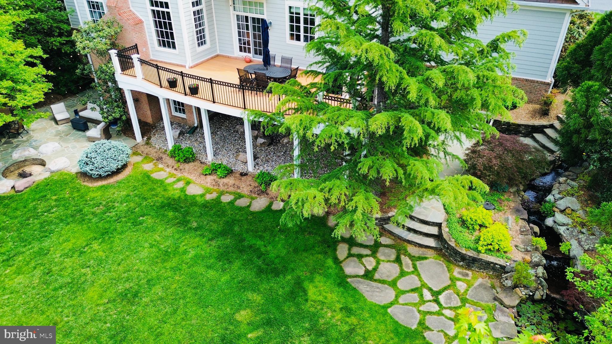 RASPBERRY FALLS - Residential