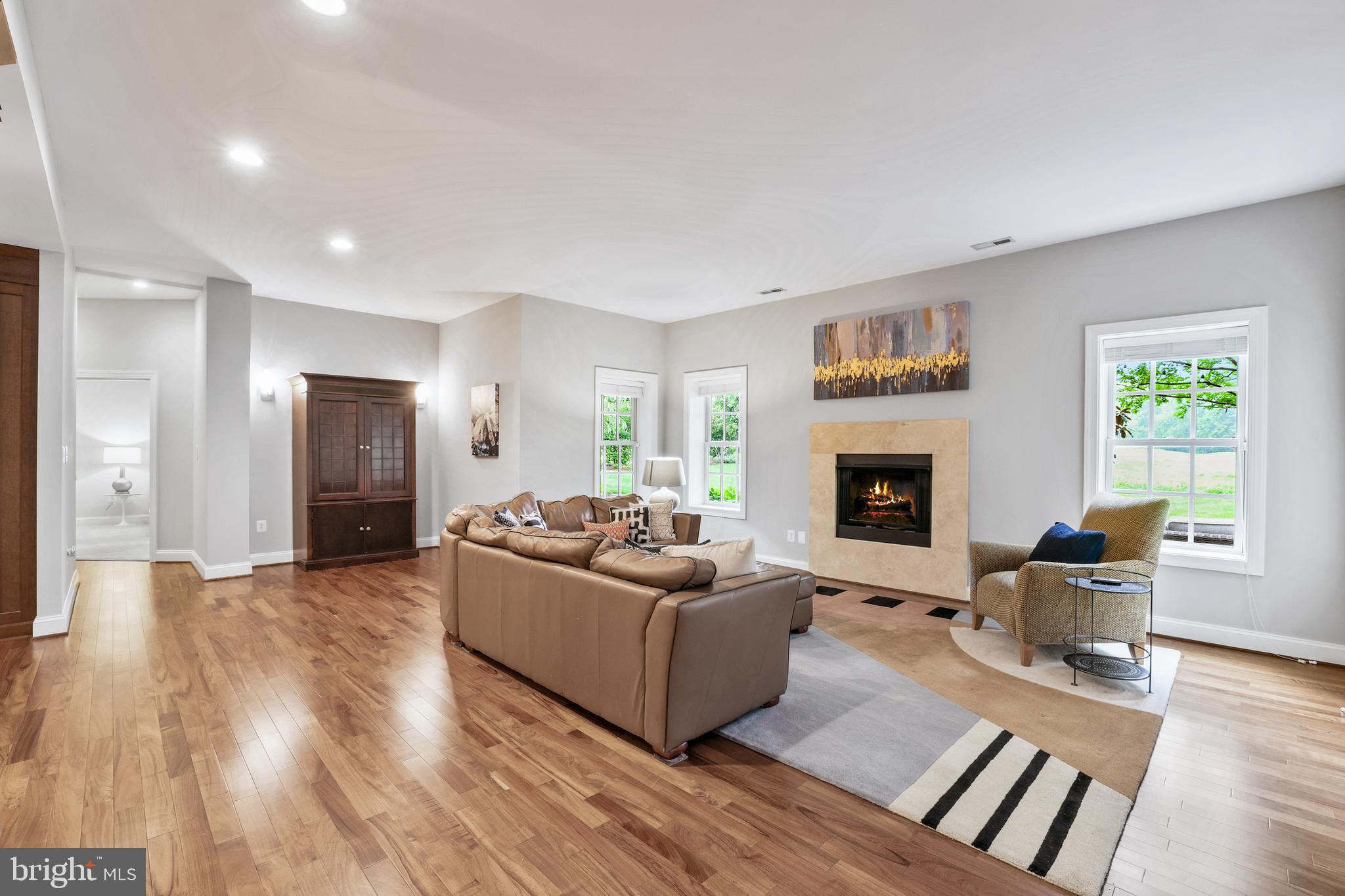 RASPBERRY FALLS - Residential