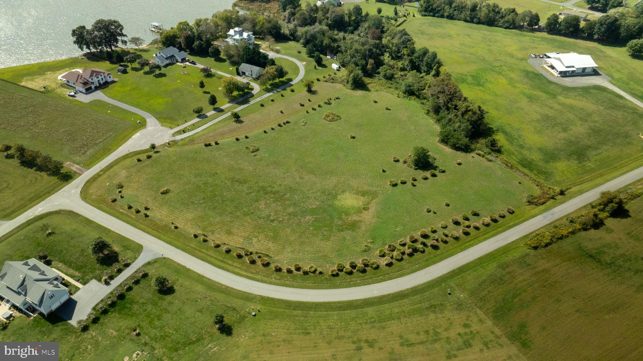 PAYNES POINT - Land