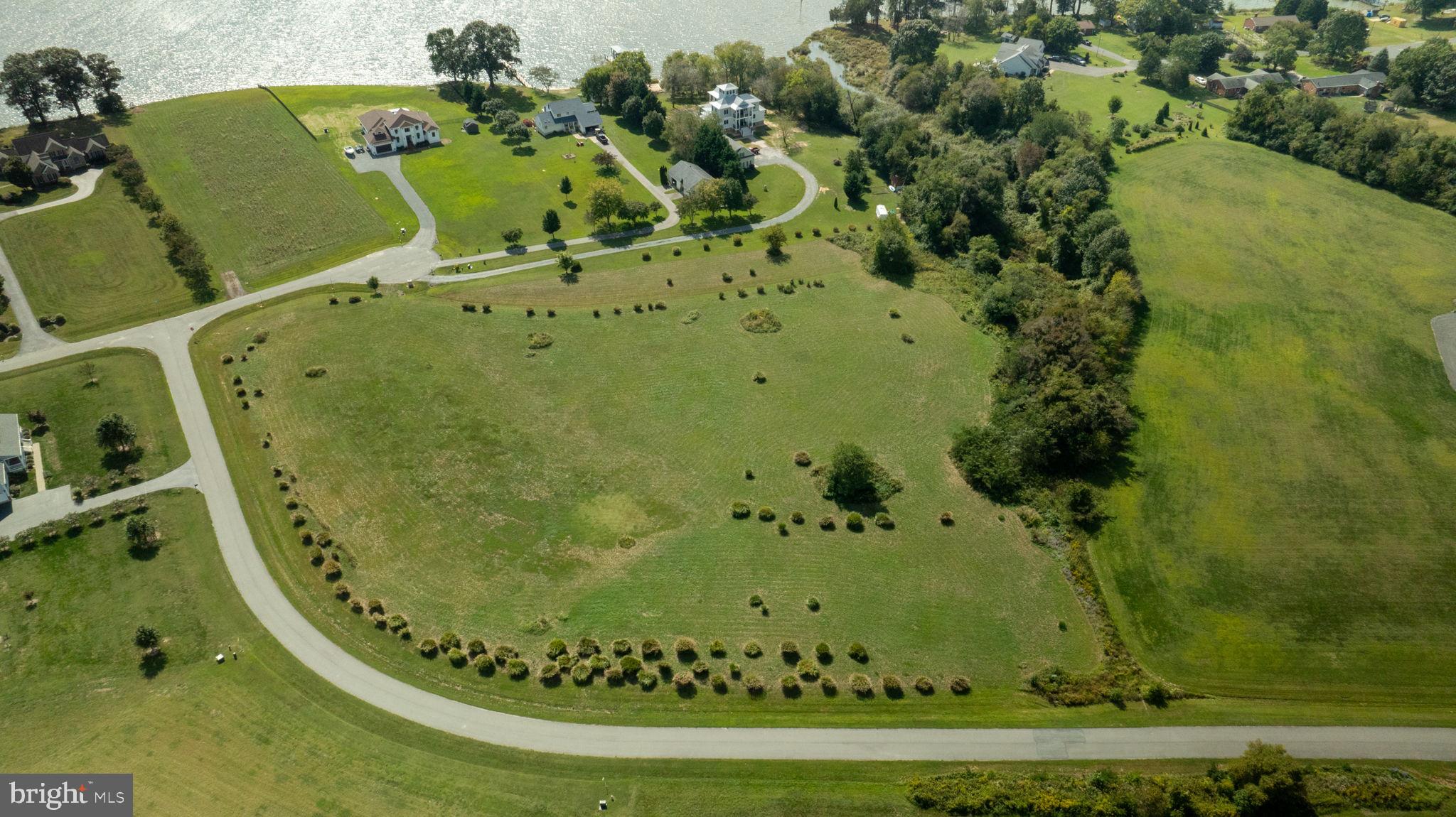 PAYNES POINT - Land