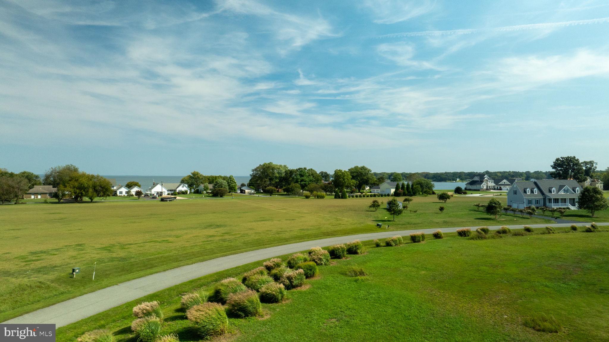 PAYNES POINT - Land