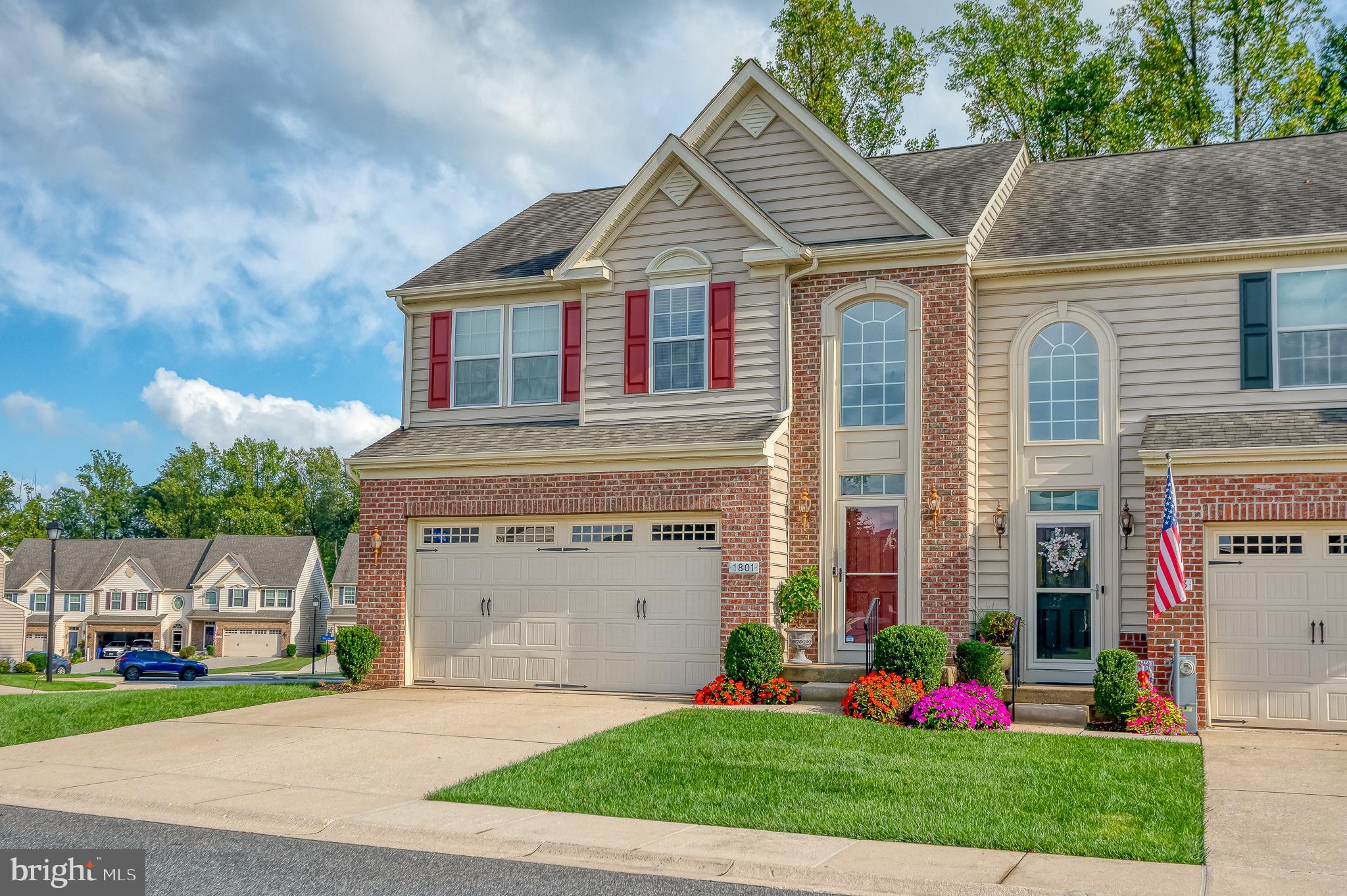 FALLSTON COMMONS - Residential