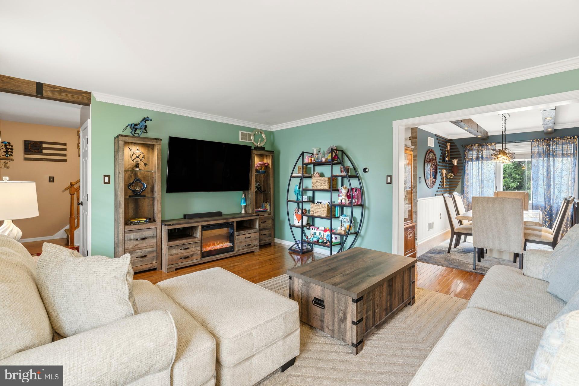 LOCUST POINT - Residential