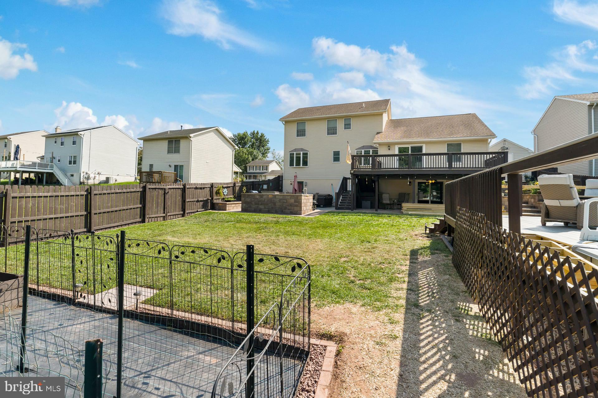 LOCUST POINT - Residential