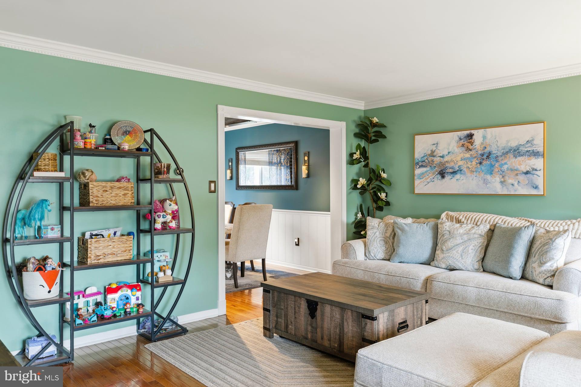 LOCUST POINT - Residential