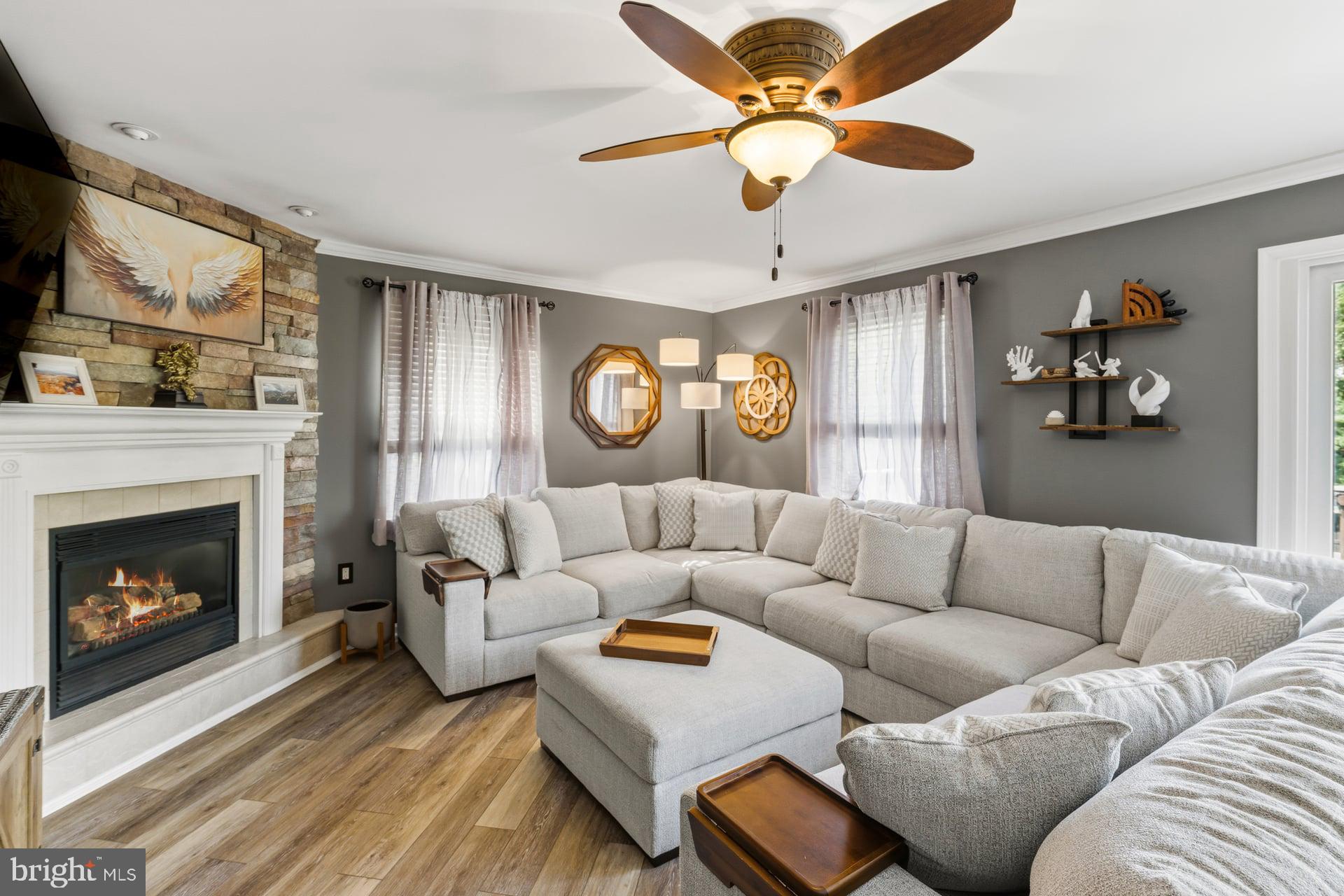 LOCUST POINT - Residential
