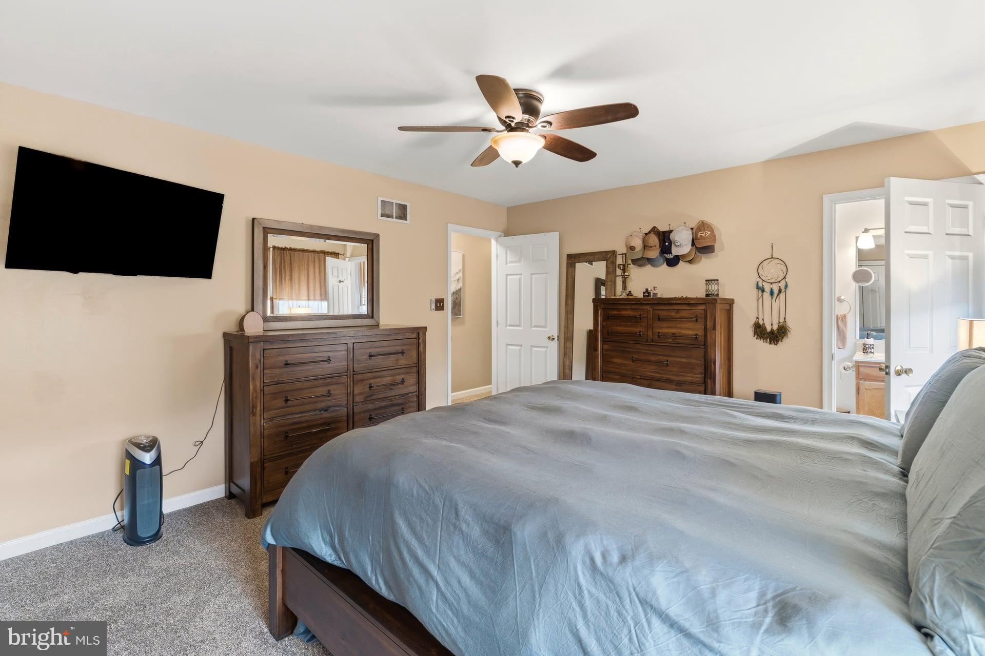 LOCUST POINT - Residential