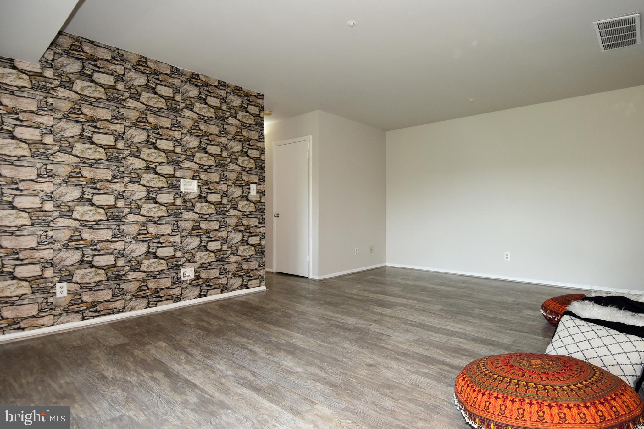 WILLOW WOOD - Residential Lease