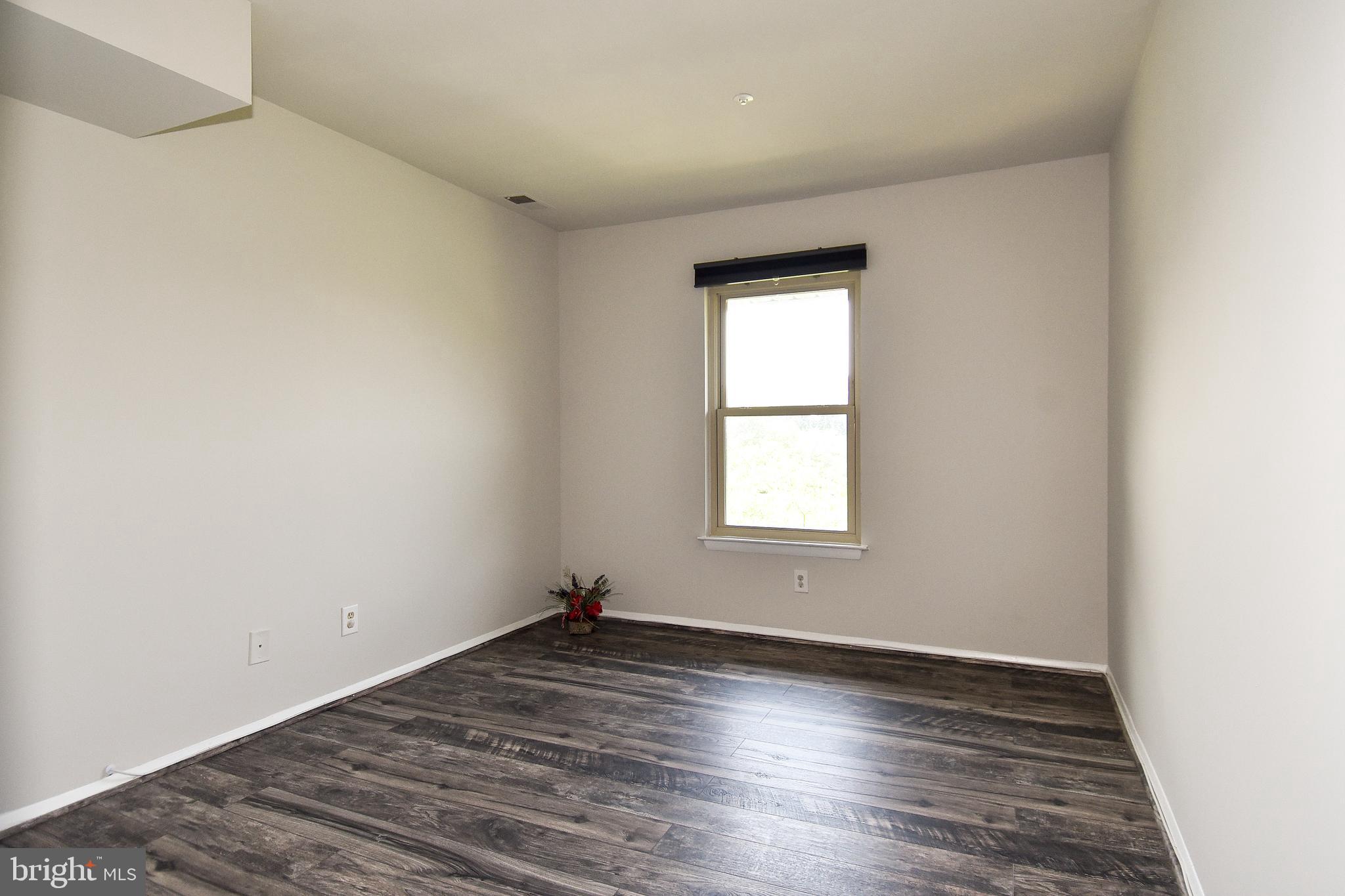 WILLOW WOOD - Residential Lease