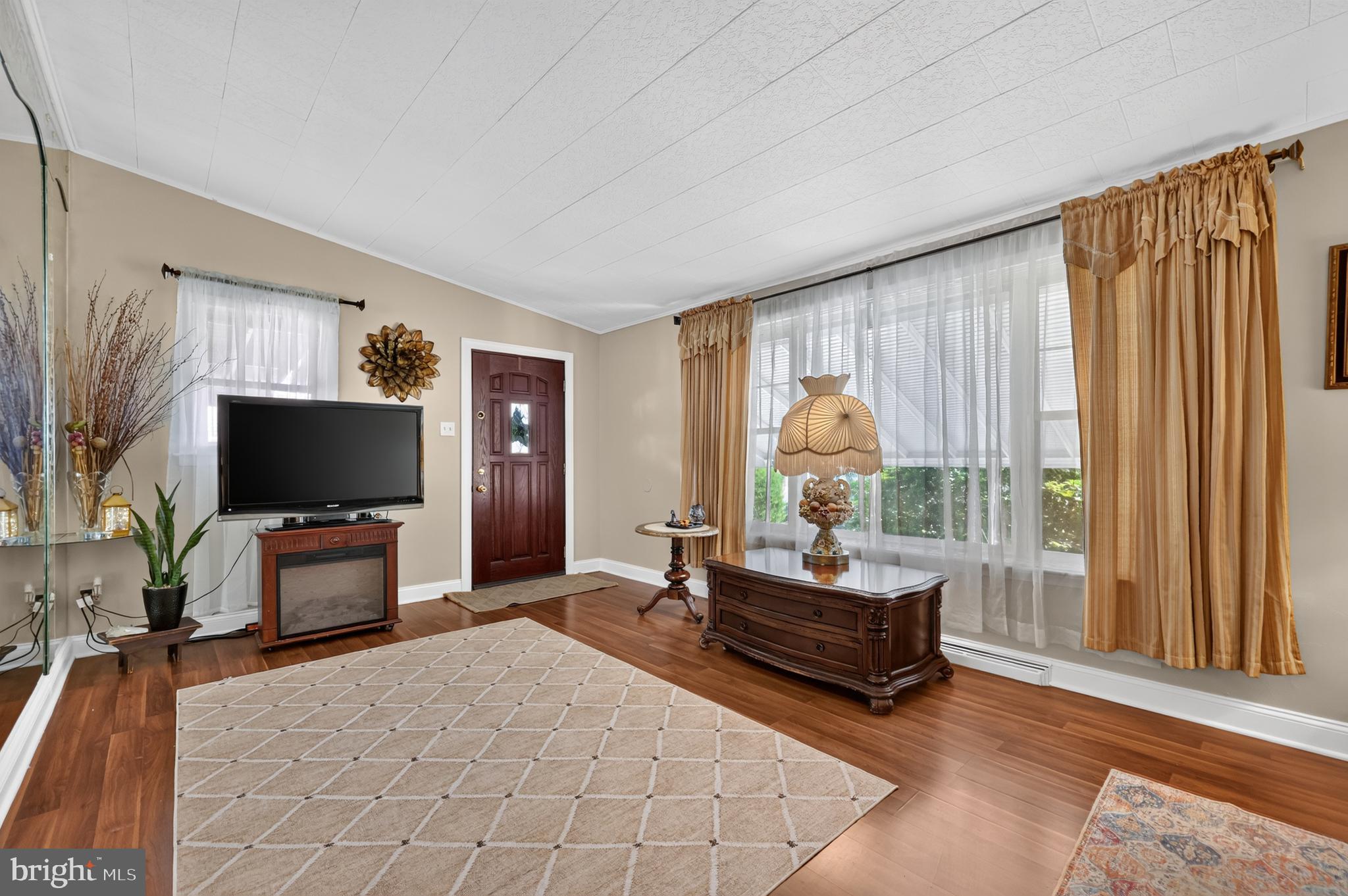 HOLME CIRCLE - Residential