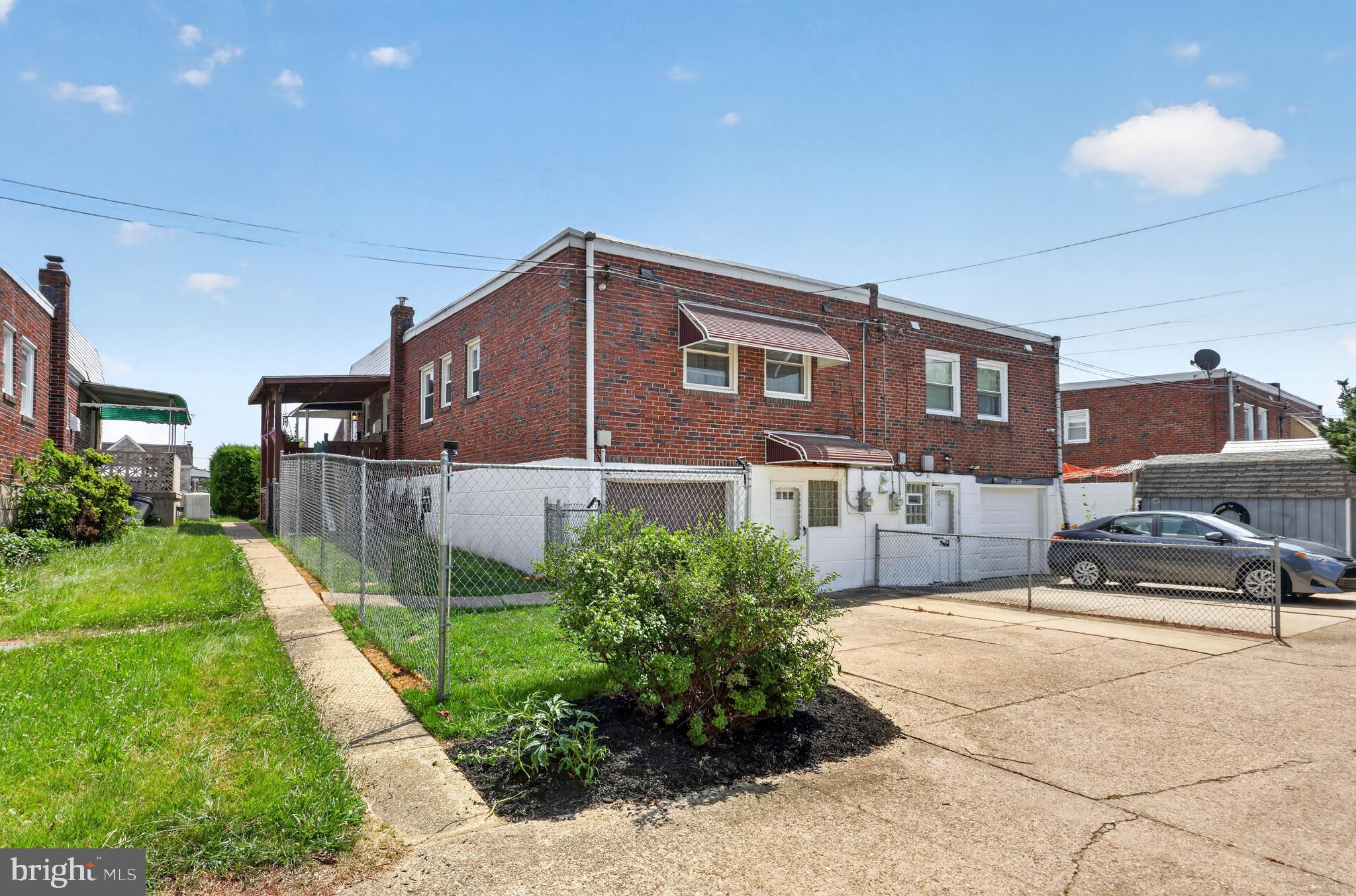 HOLME CIRCLE - Residential