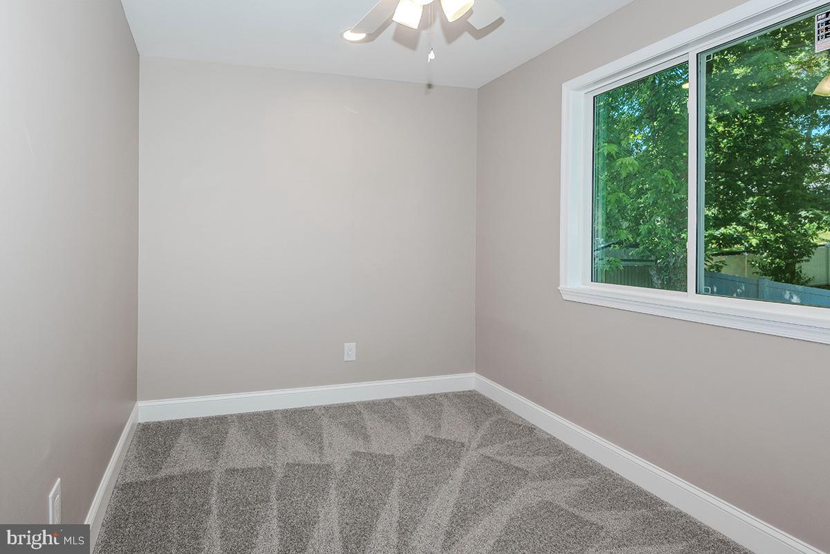 QUEENS PARK - Residential