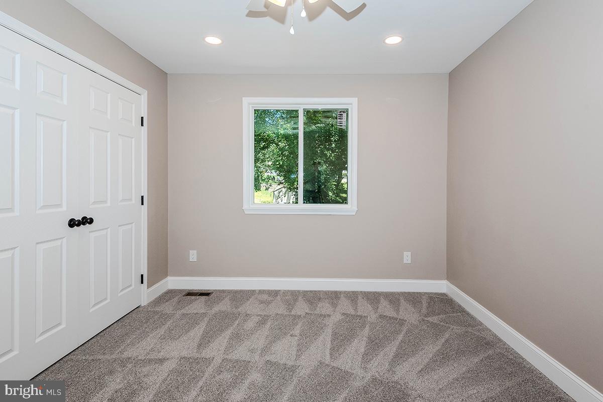 QUEENS PARK - Residential