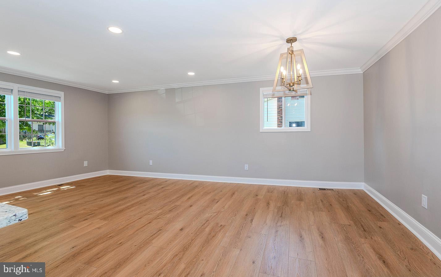 QUEENS PARK - Residential