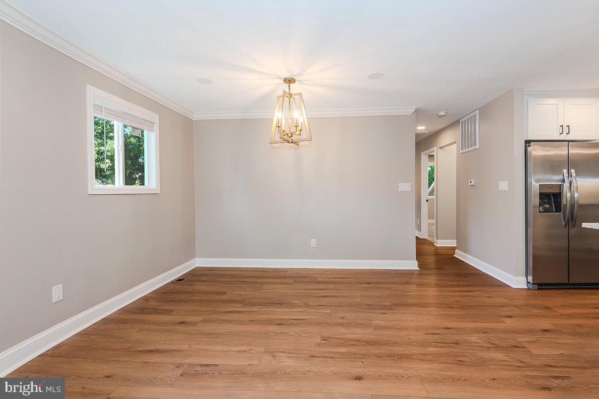 QUEENS PARK - Residential