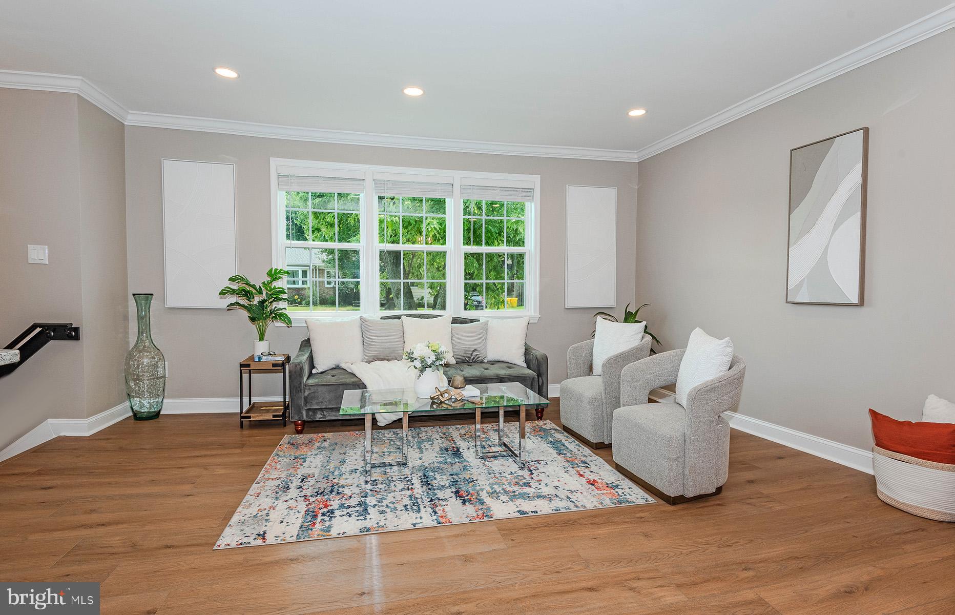 QUEENS PARK - Residential