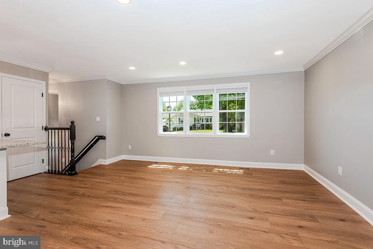 QUEENS PARK - Residential