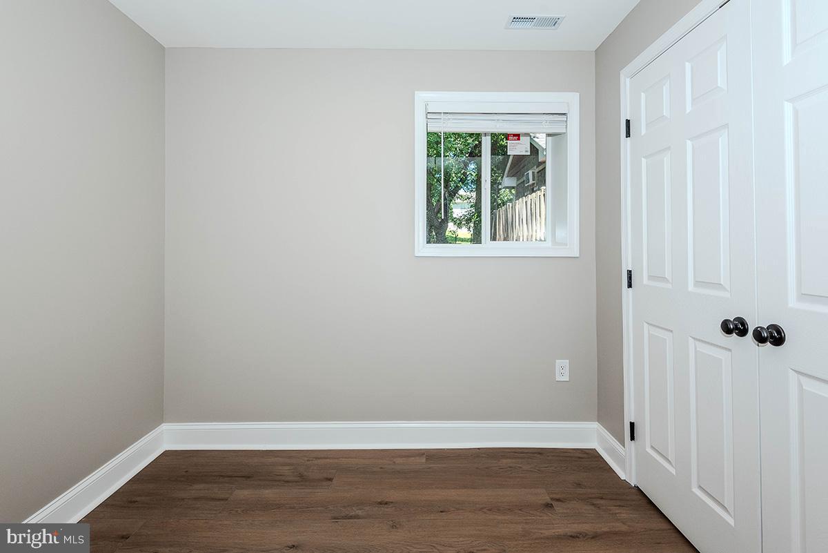 QUEENS PARK - Residential