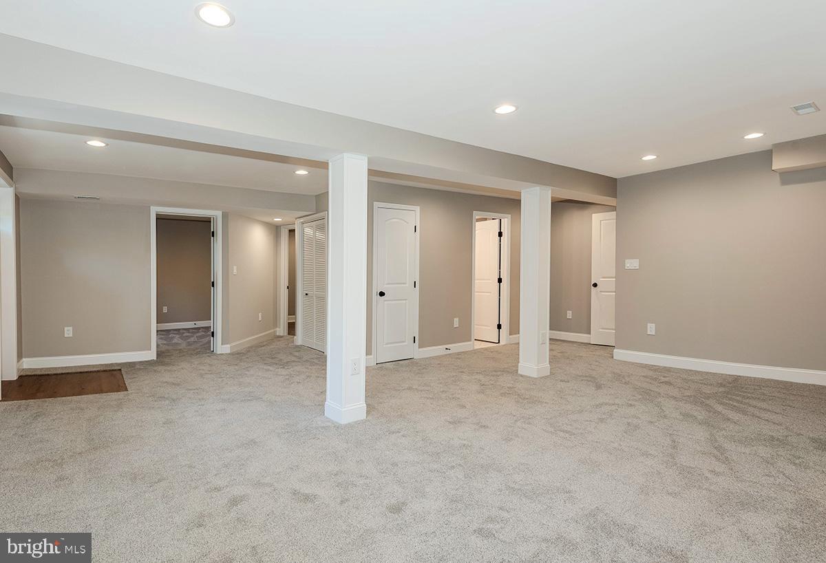 QUEENS PARK - Residential