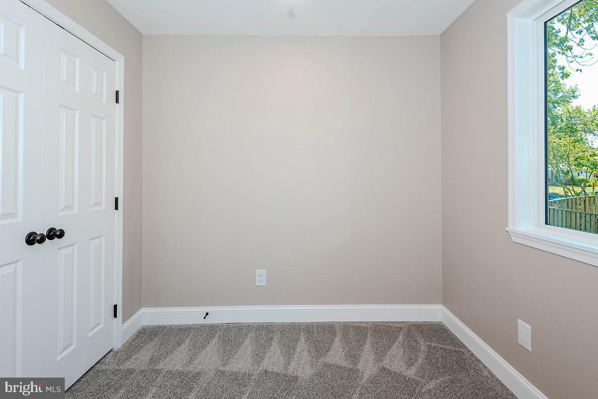 QUEENS PARK - Residential
