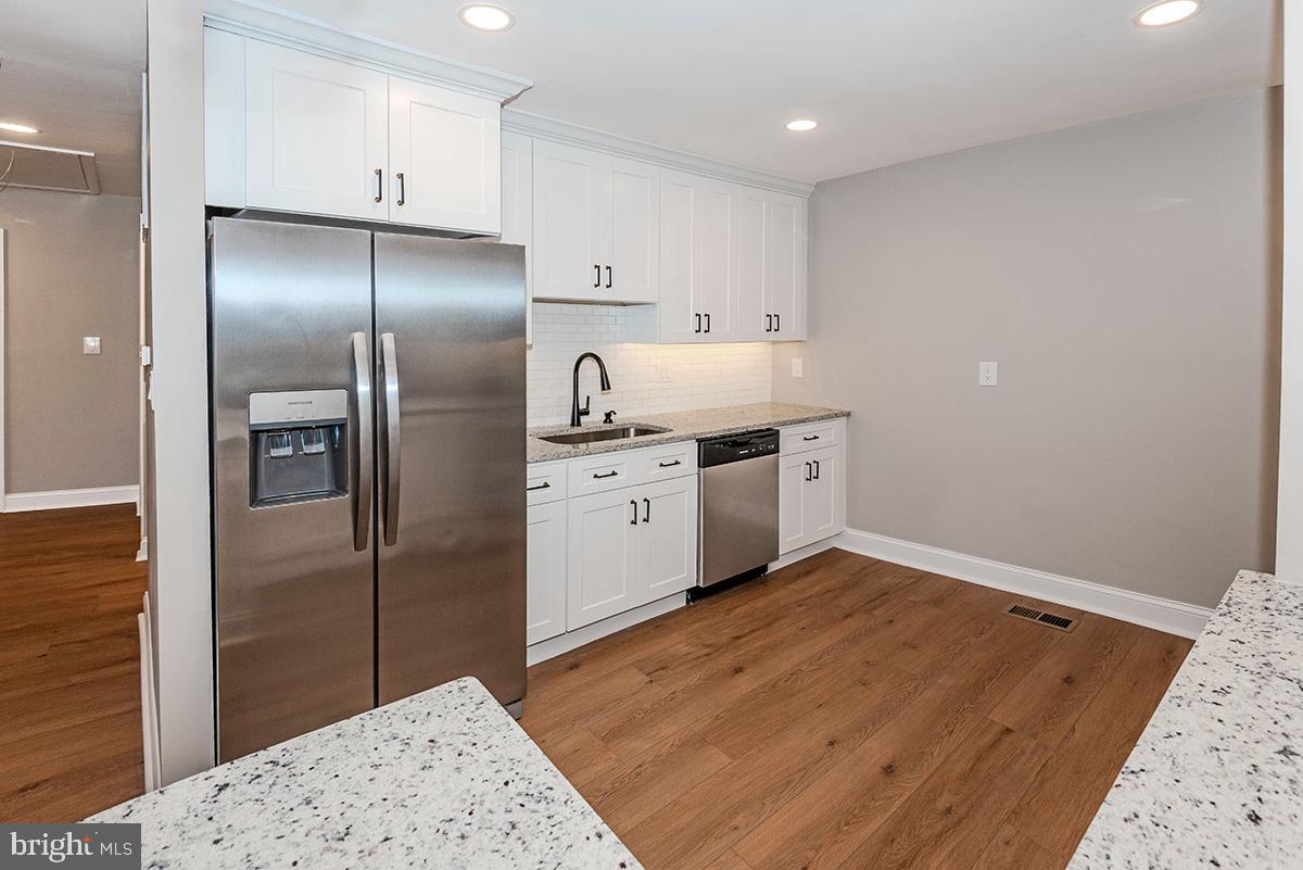 QUEENS PARK - Residential