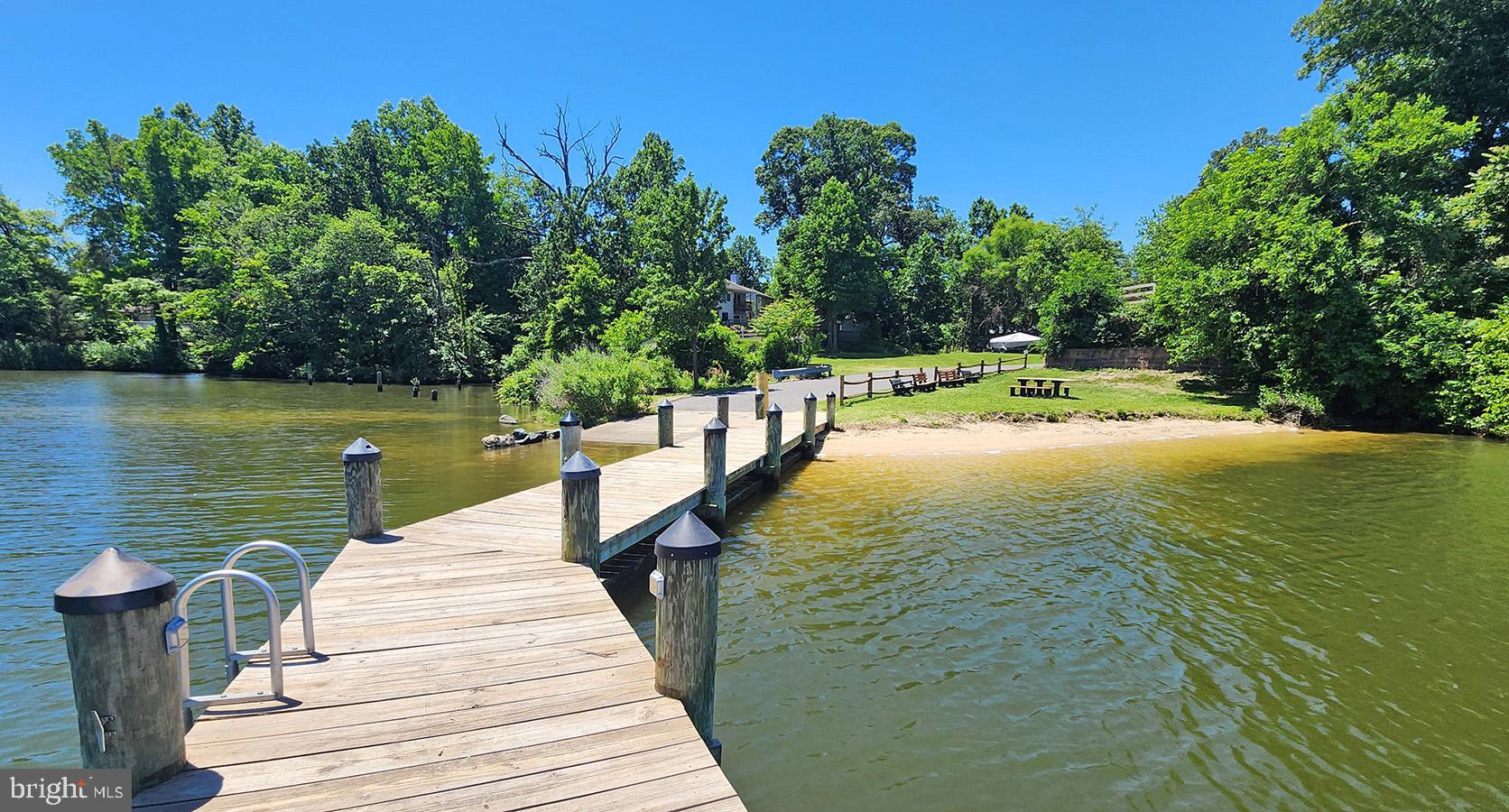 QUEENS PARK - Residential