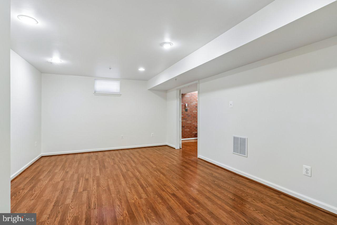 WORMANS MILL - Residential