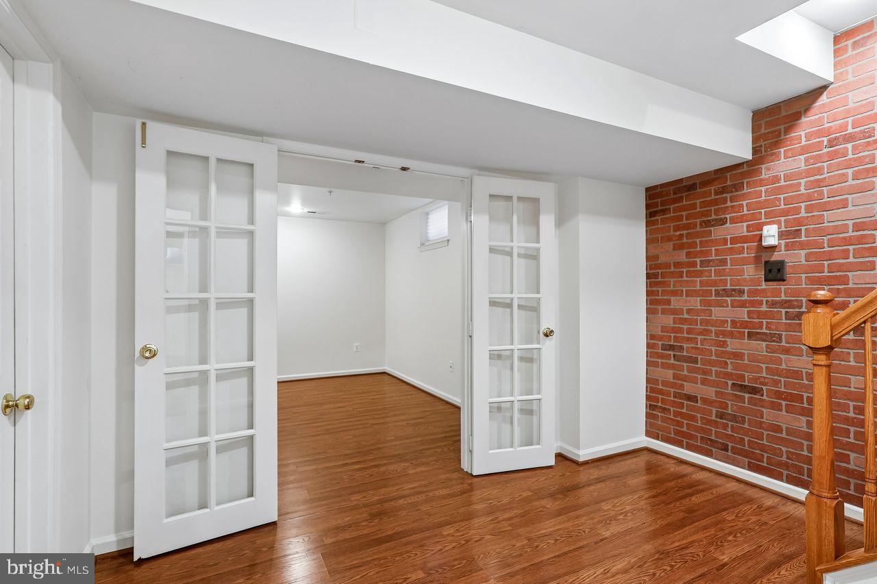 WORMANS MILL - Residential