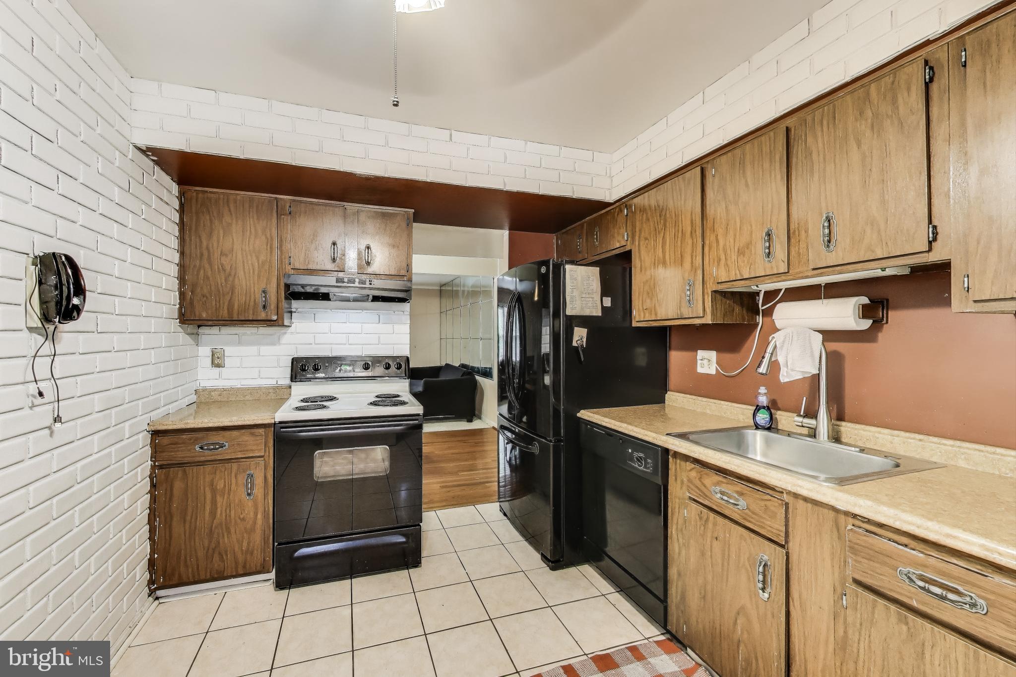 HILLCREST - Residential