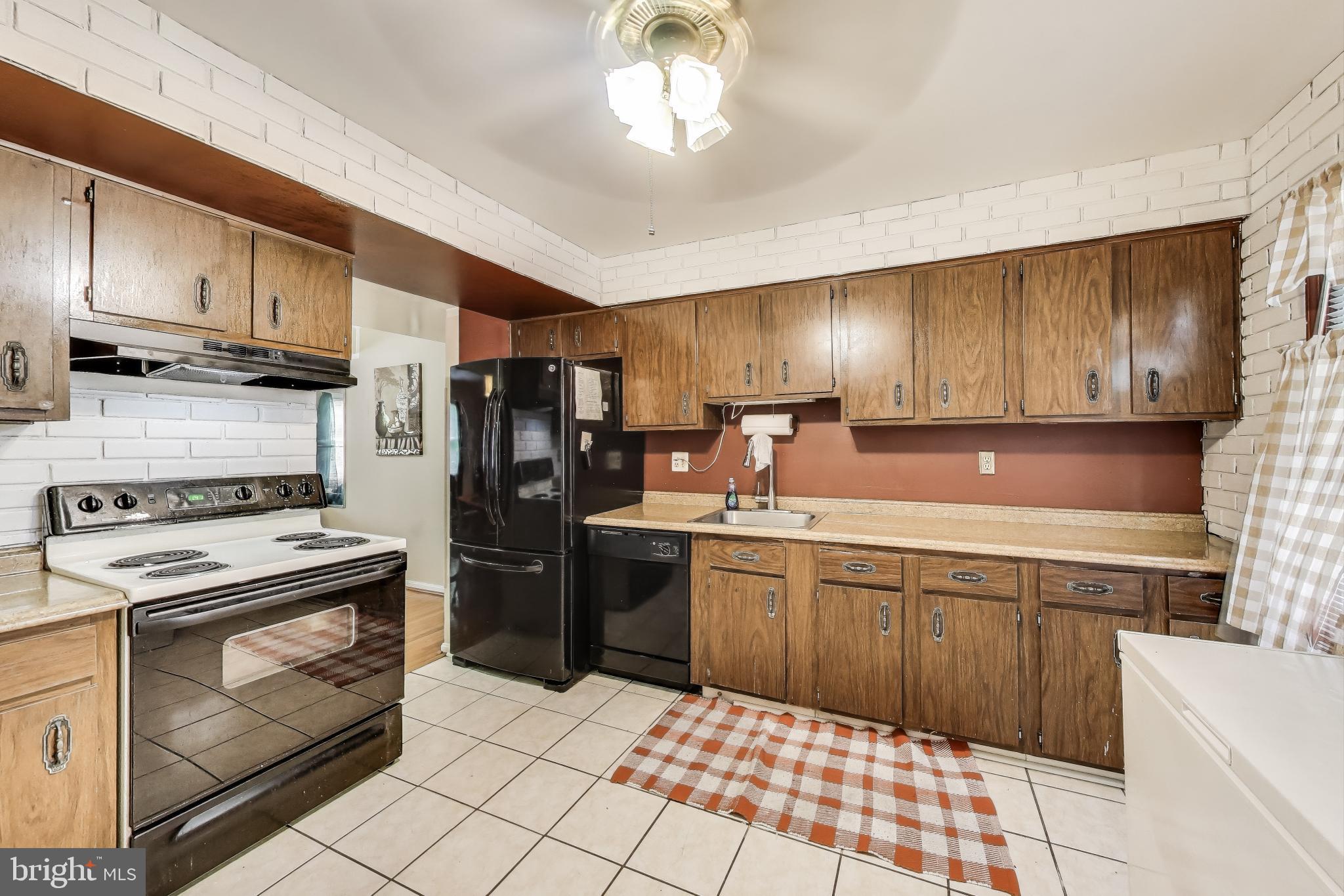 HILLCREST - Residential