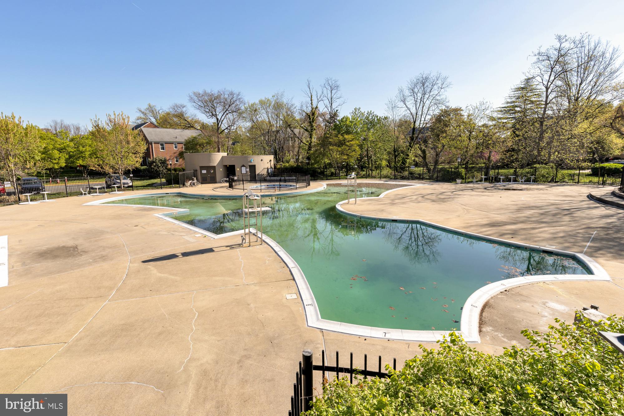 BELLE VIEW CONDOMINIUMS - Residential