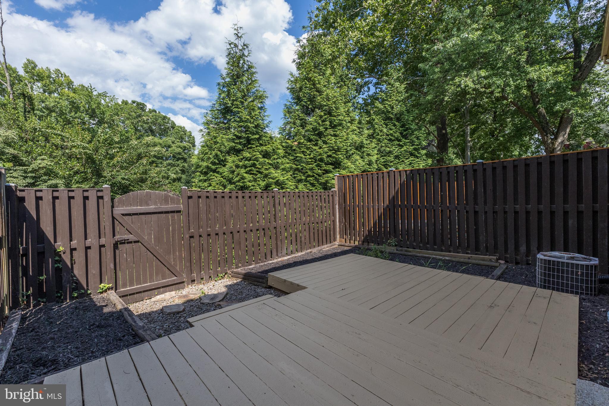 DEEPWOOD - Residential