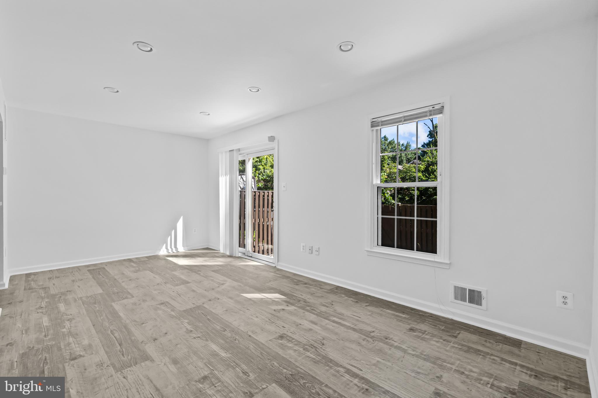 DEEPWOOD - Residential