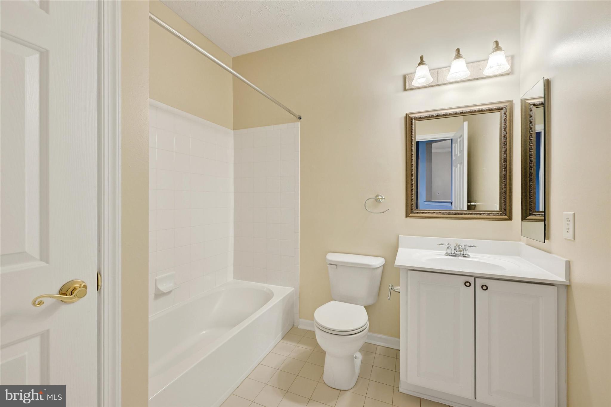 WINDSOR AT PERRY HALL FARMS - Residential
