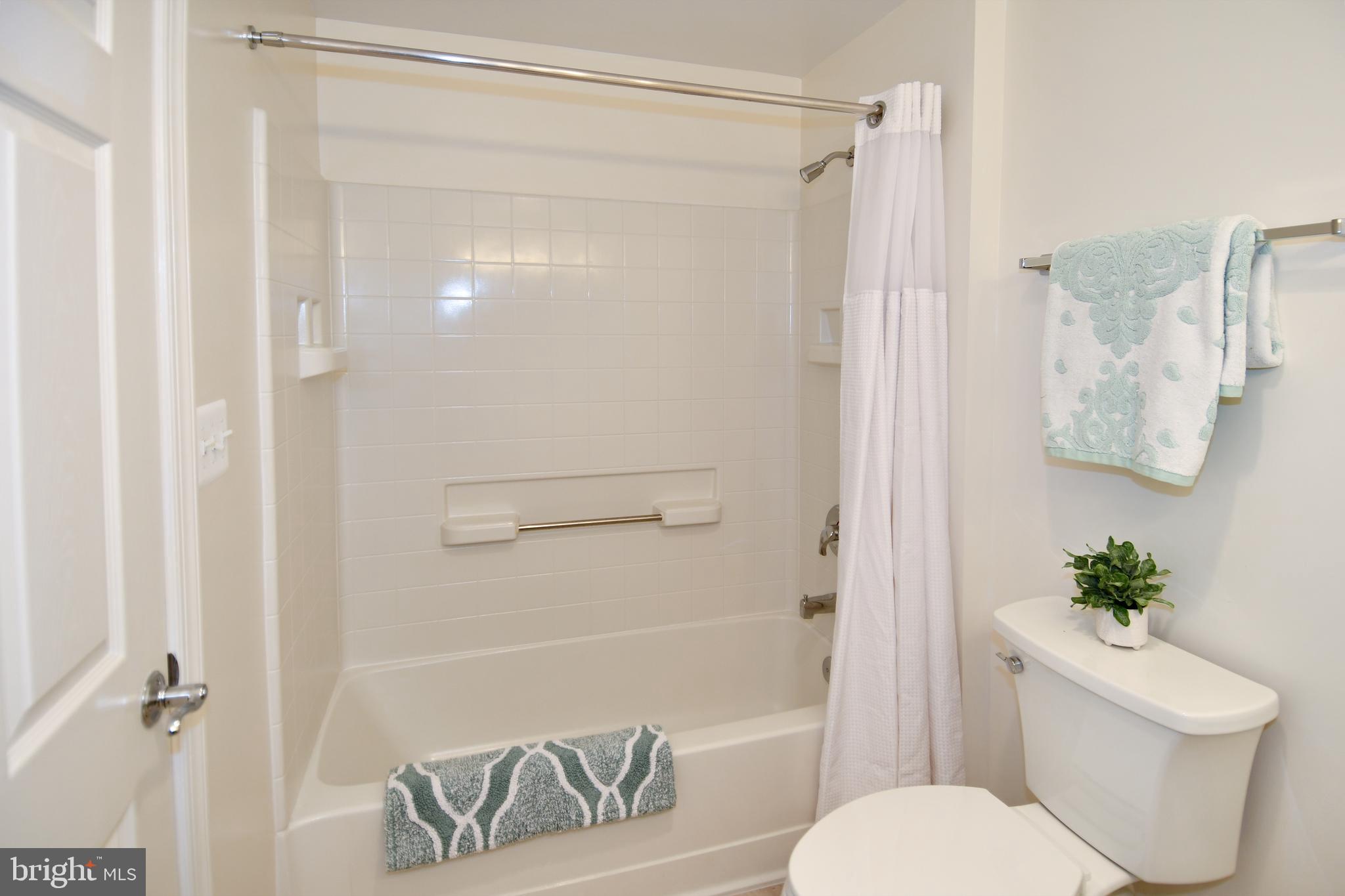 OVERLOOK AT LEISURE WORLD - Residential