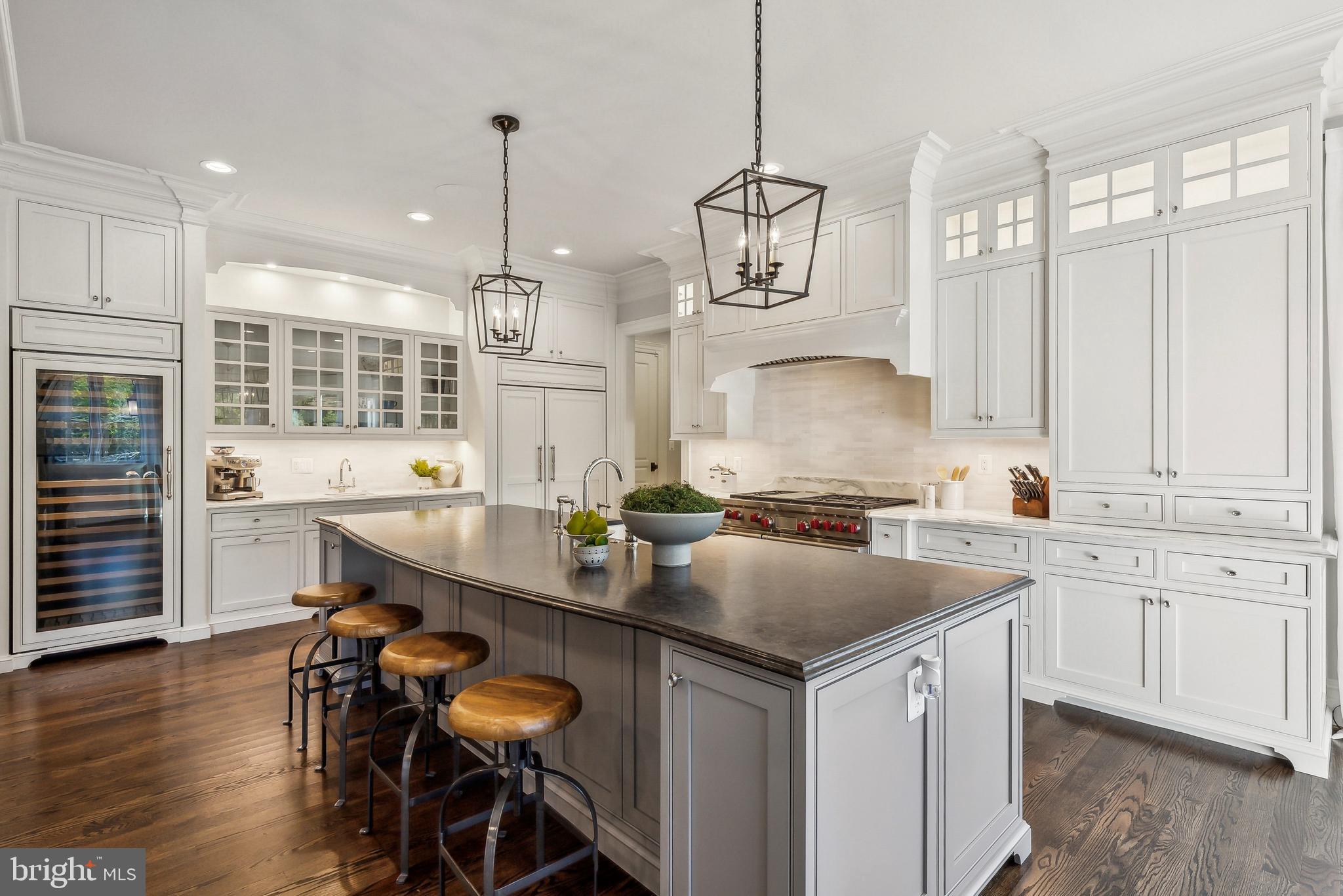 WOODSIDE ESTATES - Residential