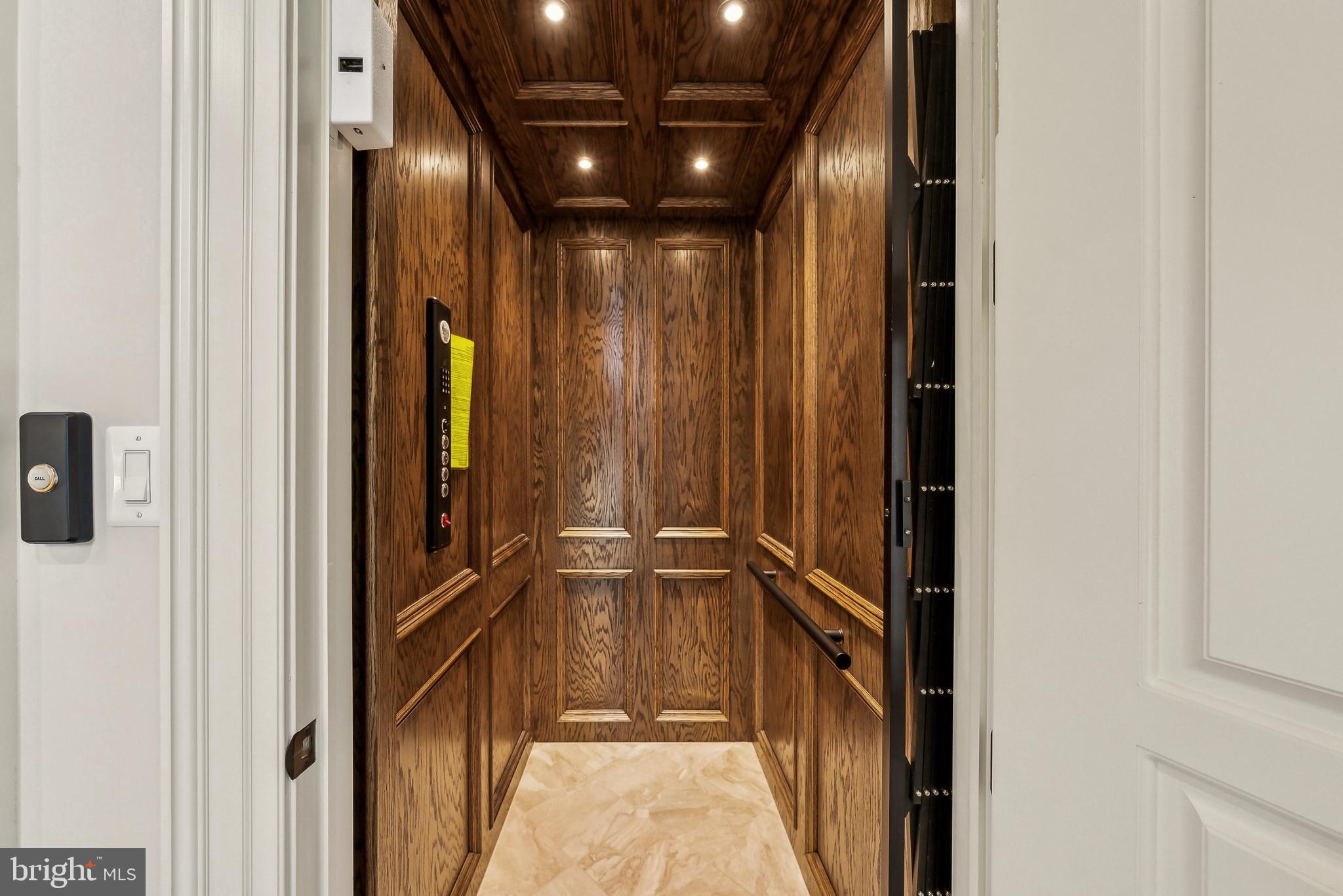 WOODSIDE ESTATES - Residential