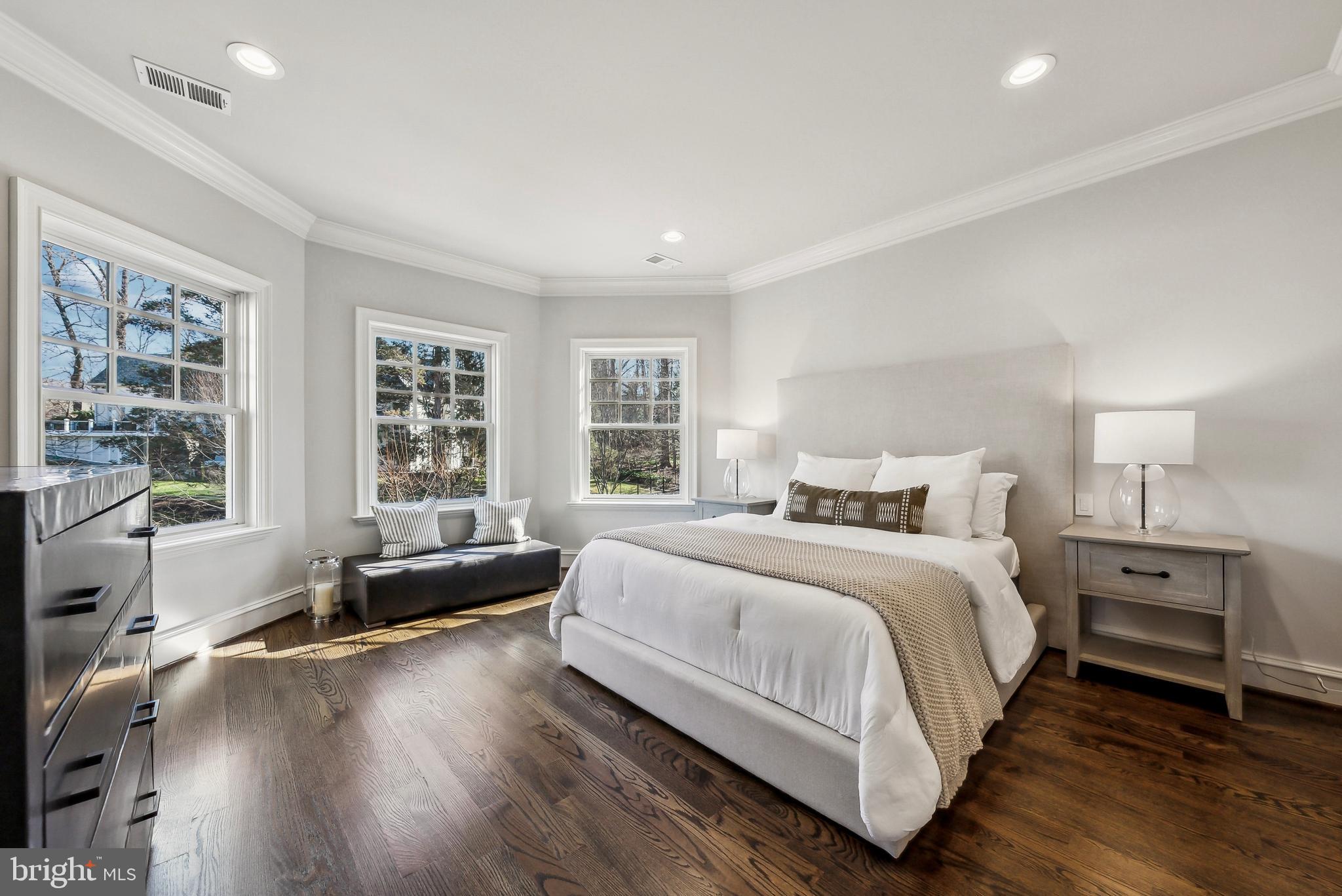 WOODSIDE ESTATES - Residential