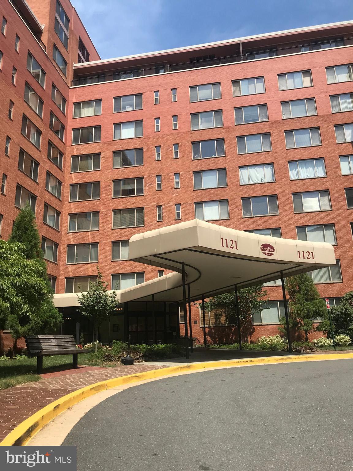 RIVER PLACE NORTH - Residential Lease