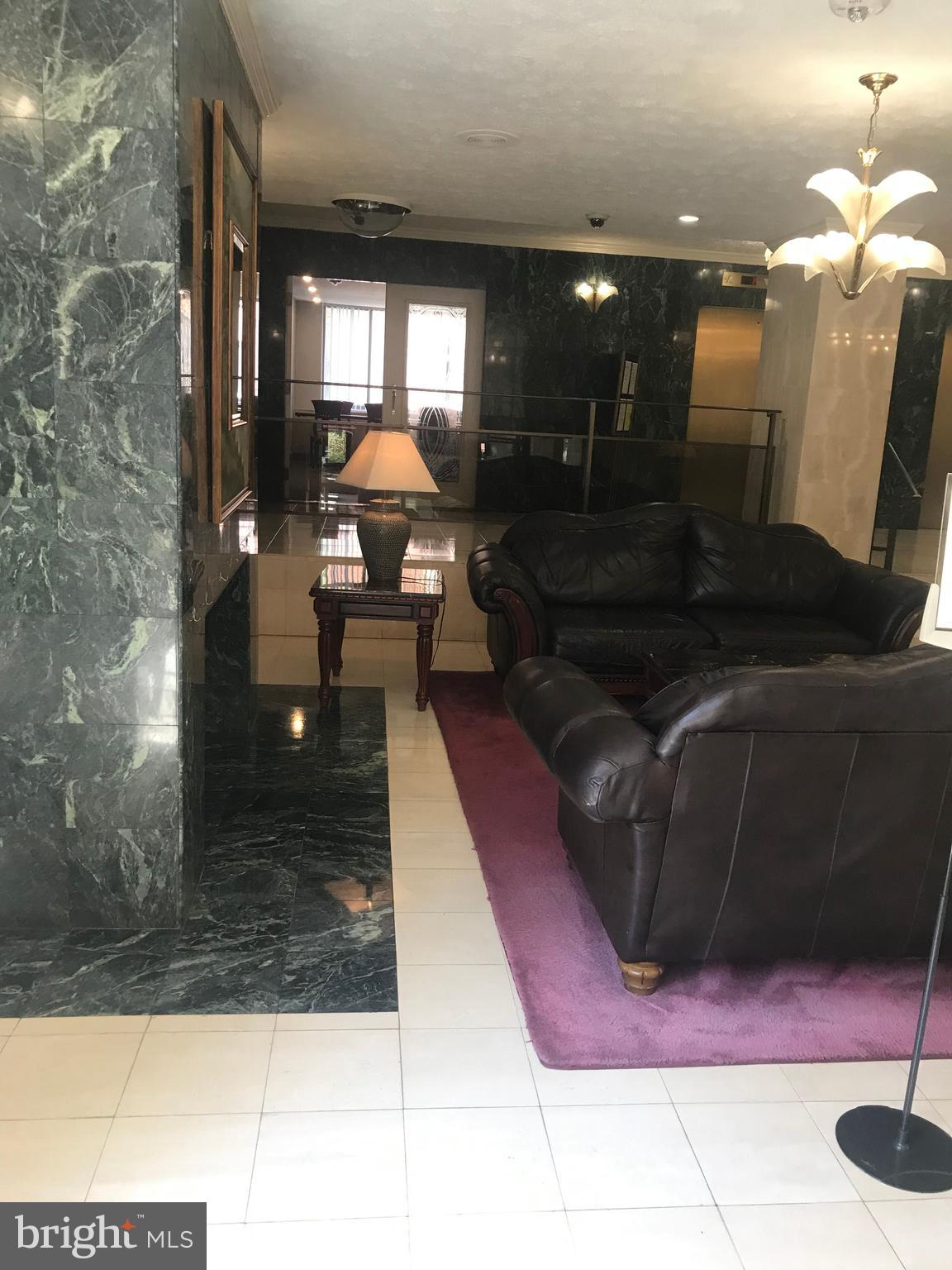 RIVER PLACE NORTH - Residential Lease