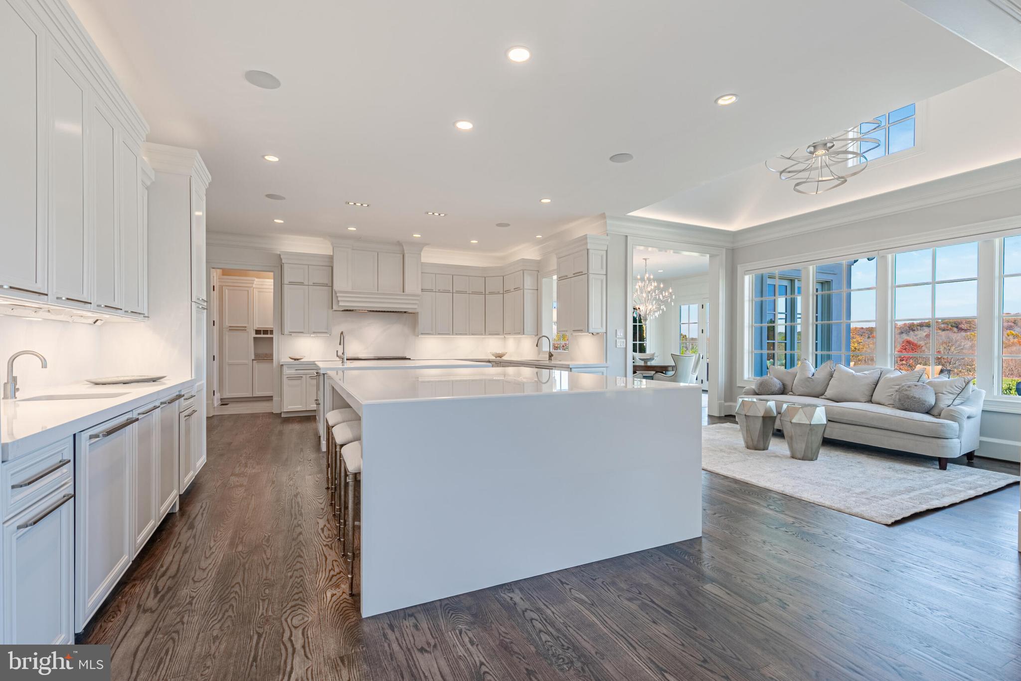 CREIGHTON FARMS - Residential