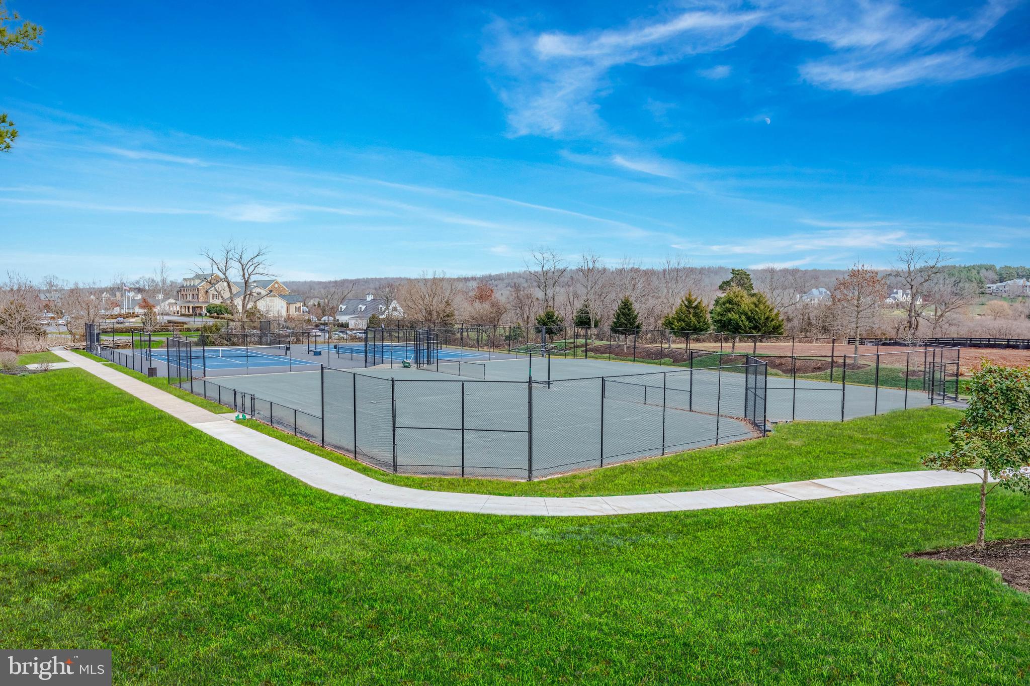 CREIGHTON FARMS - Residential