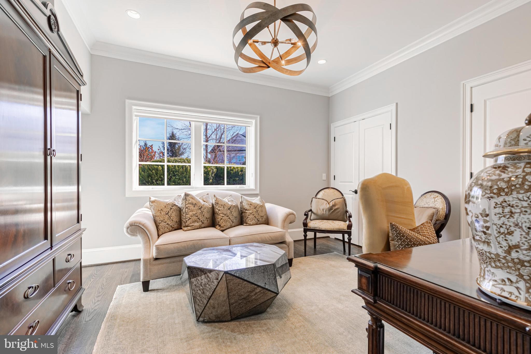 CREIGHTON FARMS - Residential