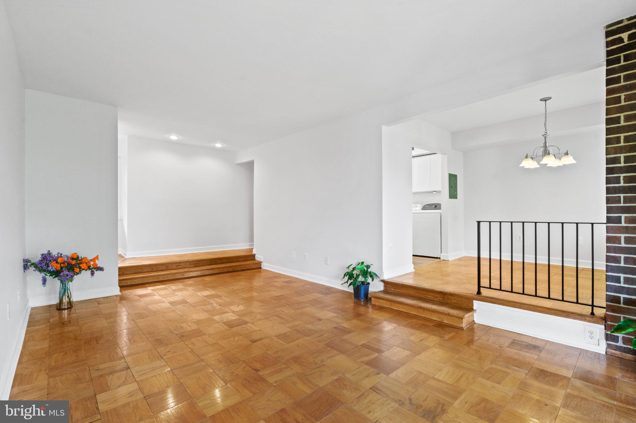 AMERICANA FINMARK - Residential