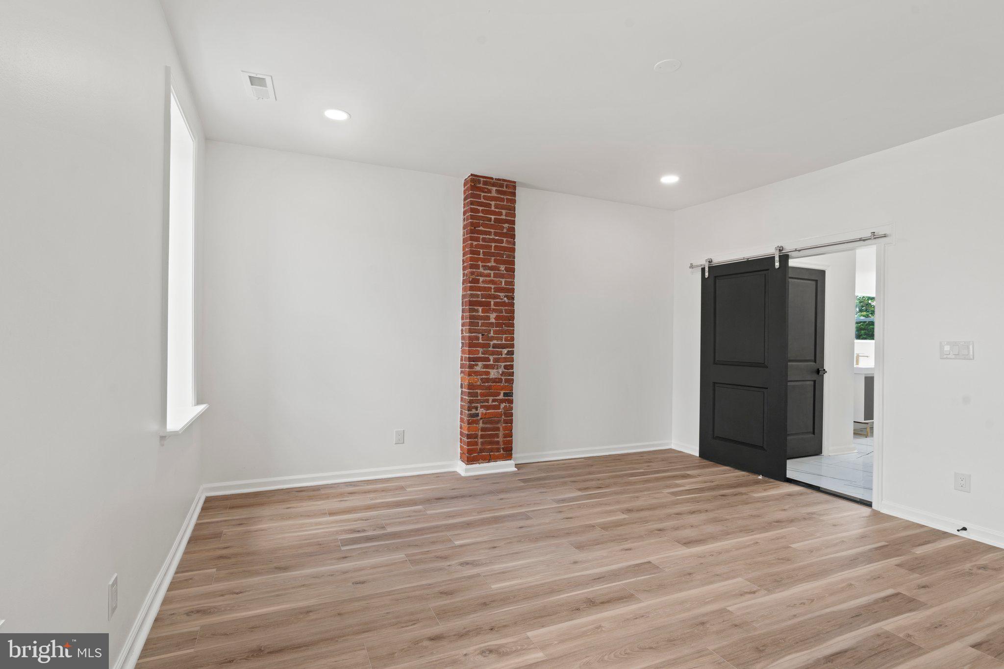 POINT BREEZE - Residential